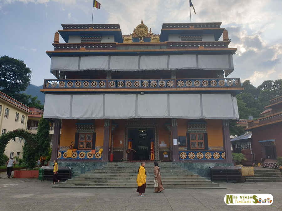 Monasterio tibetano Jangchub Choeling, que vimos durante nuestra ruta de 10 días en Nepal